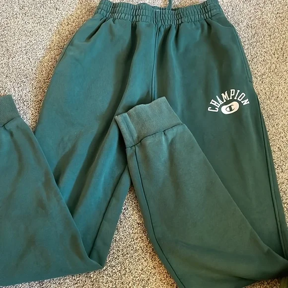 ⭐️3/$20 Champion sweat pants small - Picture 2 of 5